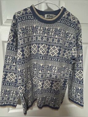 VTG All points by reference points Blue and Cream Sweater